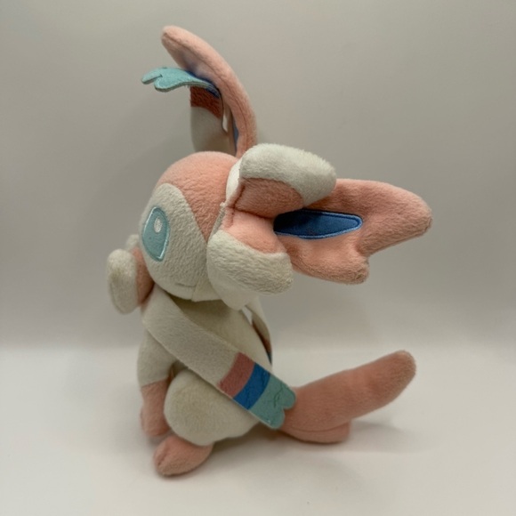 Pre-owned Sylveon Fairy Eevee Evolution Pokemon Plush Tomy 2016 - Picture 3 of 7